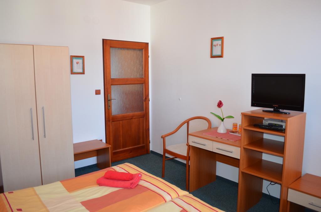 Hotel U Kapra Lázně Bělohrad Exterior foto