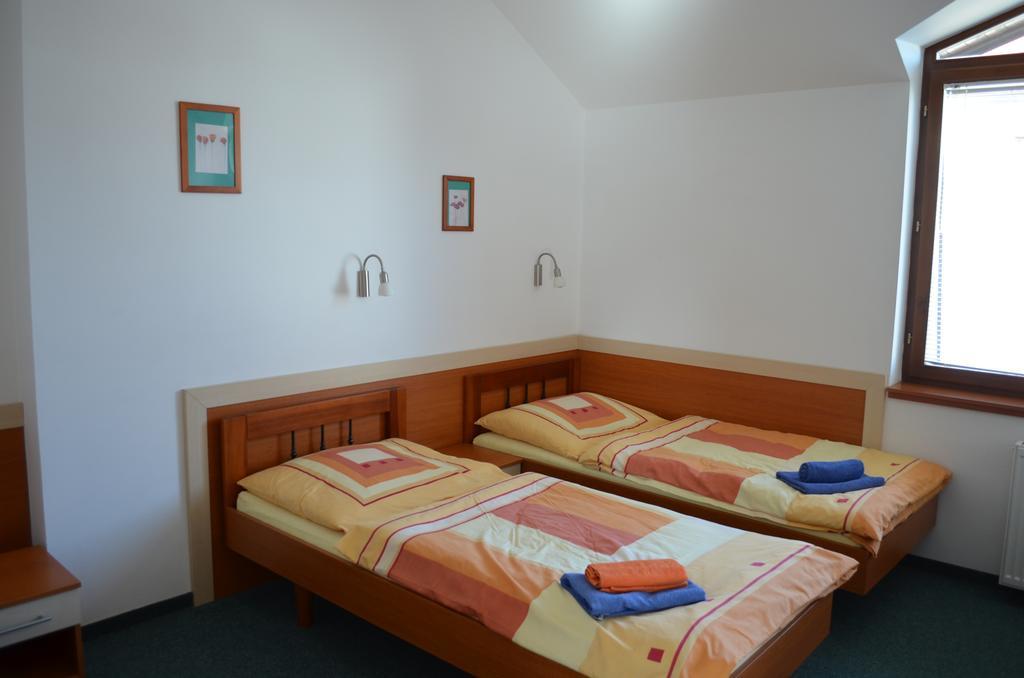 Hotel U Kapra Lázně Bělohrad Habitación foto