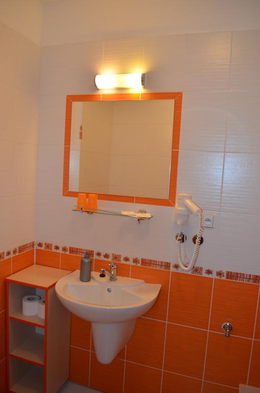 Hotel U Kapra Lázně Bělohrad Habitación foto
